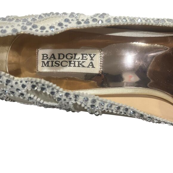 Badgley‎ Mischka Rouge Embellished Dress Pumps Heels in Ivory Satin Pointed Toe - Picture 9 of 11